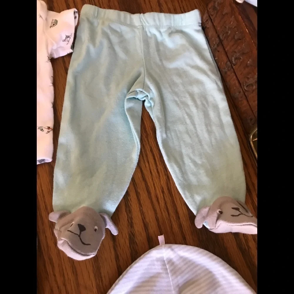 Carter’s Newborn 4 piece Set